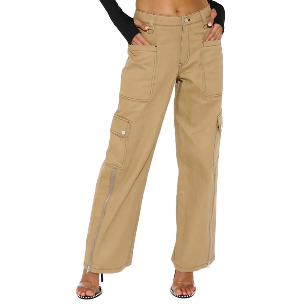 Wide Leg Cargo Jeans